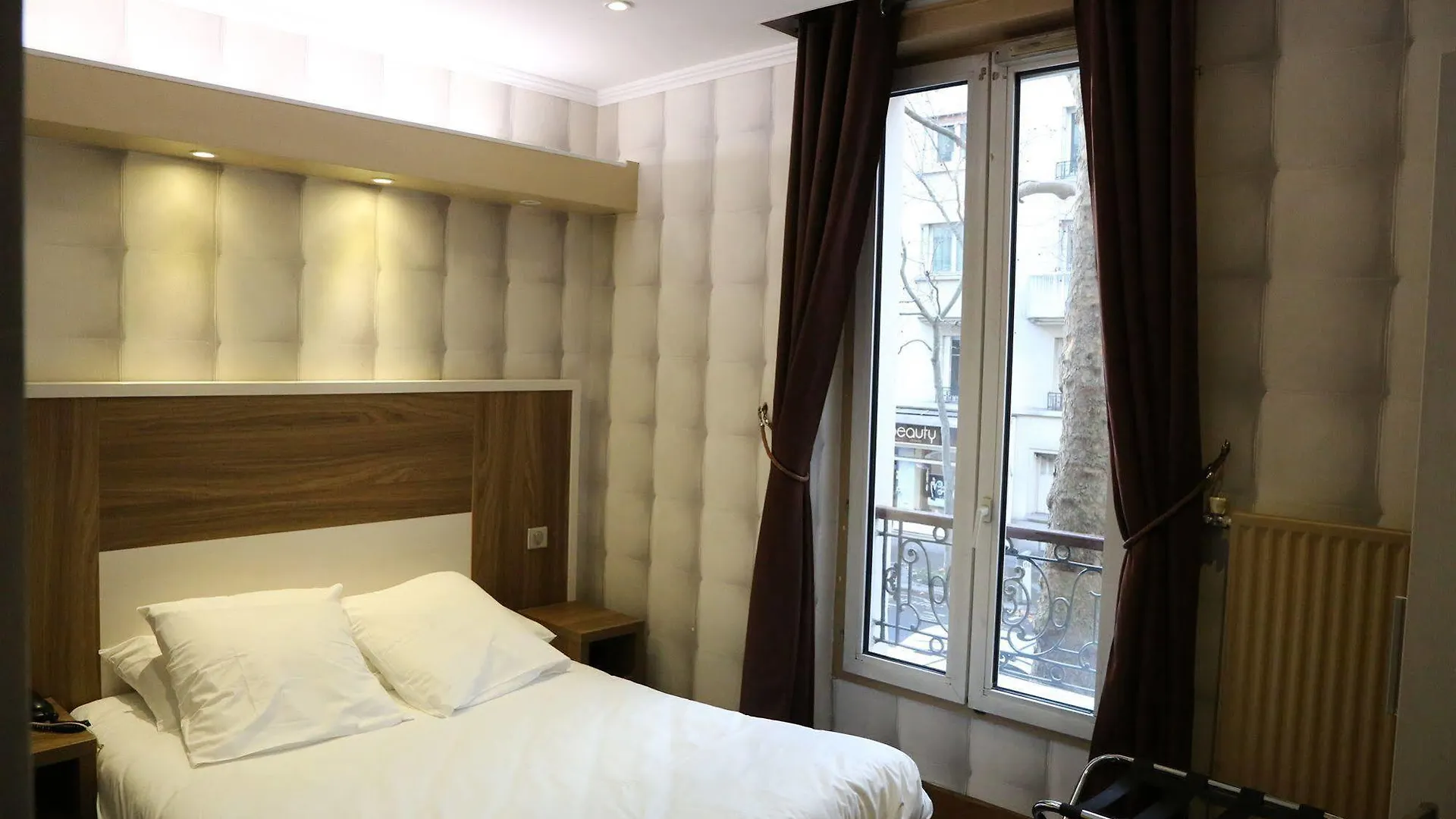 Grand Hotel Nouvel Opera location